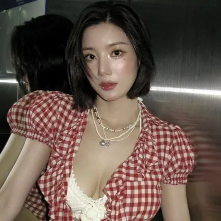 Kwon Eun-bi's V-Line Secret: Why She Chose 'Onda' and 'Sofwave' Over Bone-Shaving Surgery — Photo 1